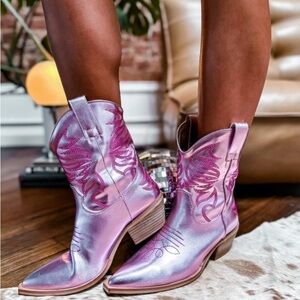 NEW SHUSHOP PINK COWGIRL BOOTS 💗💓